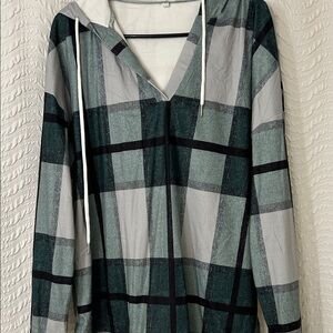 Plaid Hooded Tunic Top in Green and Gray